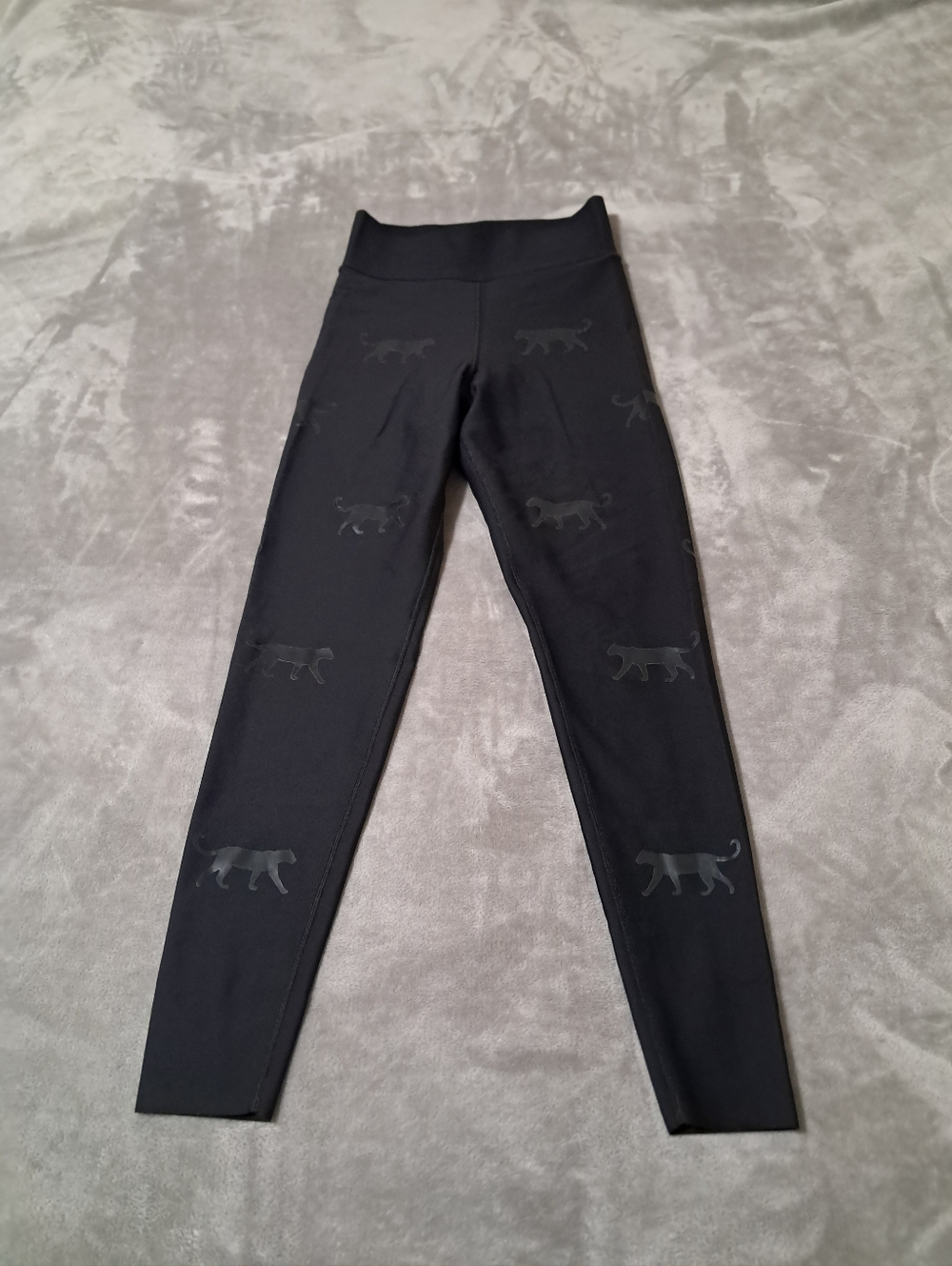 ultracor. Womens Black Leggings with Tonal Panther Print Sz. S